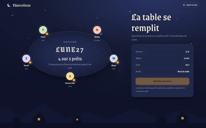 Salle d'attente : cinq joueurs autour d'une table ovale, code de partie LUNE27, réglages de débat et de vote, bouton pour distribuer les cartes.